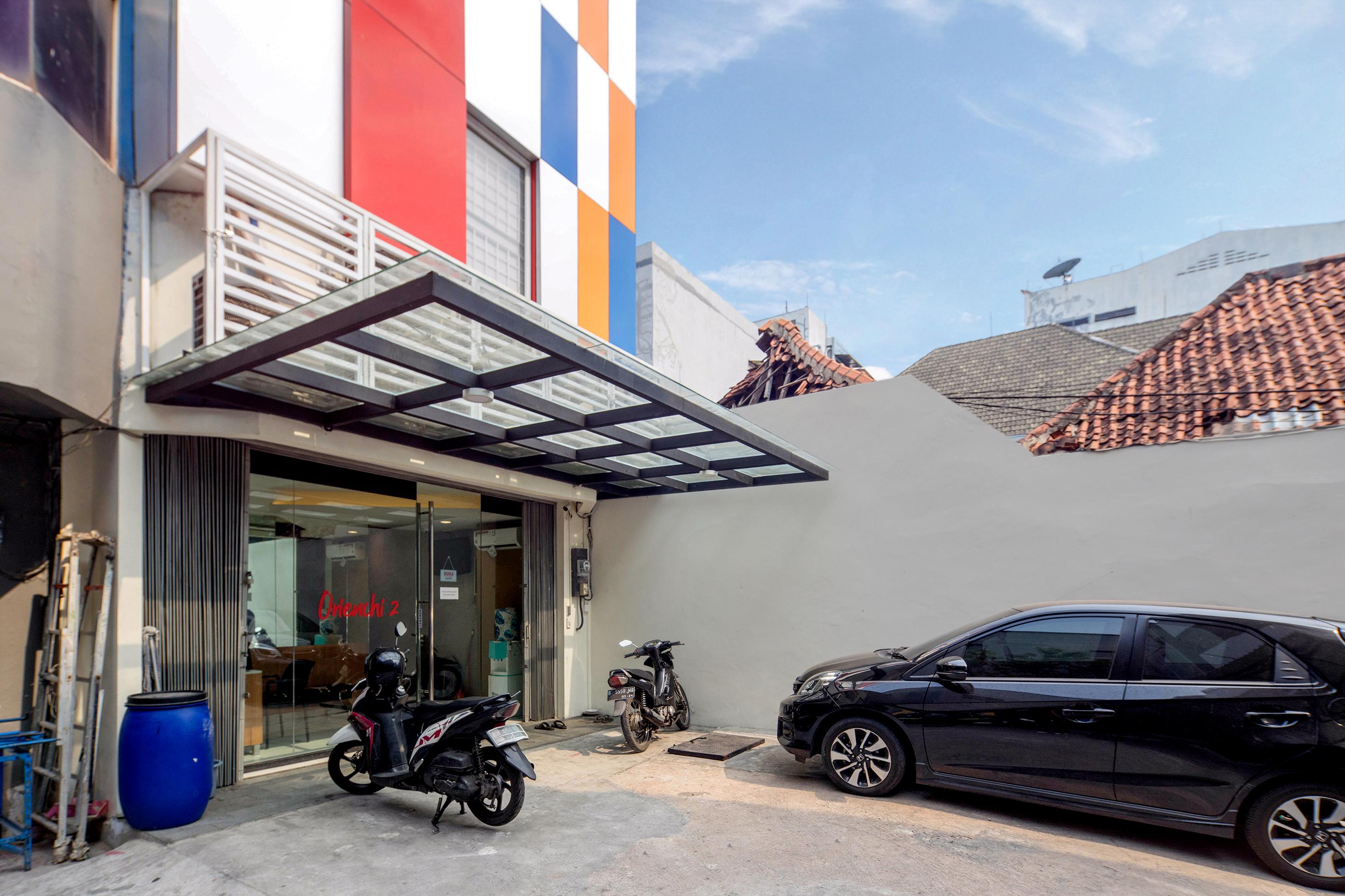 Oyo 1121 Orienchi 2 Near Rsud Sawah Besar Hotel Jakarta